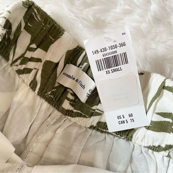 Abercrombie & Fitch Olive Leaf Print Linen Shorts - Picture 4 of 6